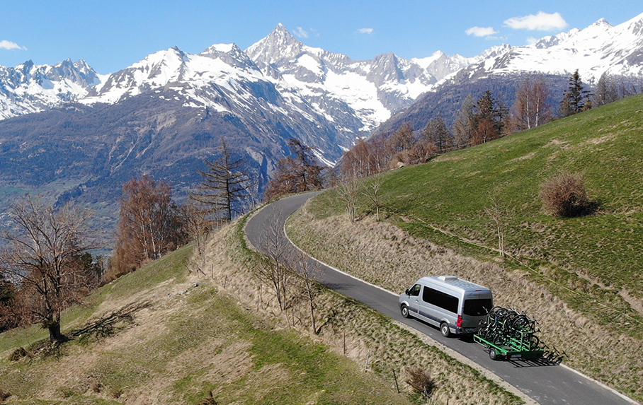 Enduro mountain bike shuttle in Valais