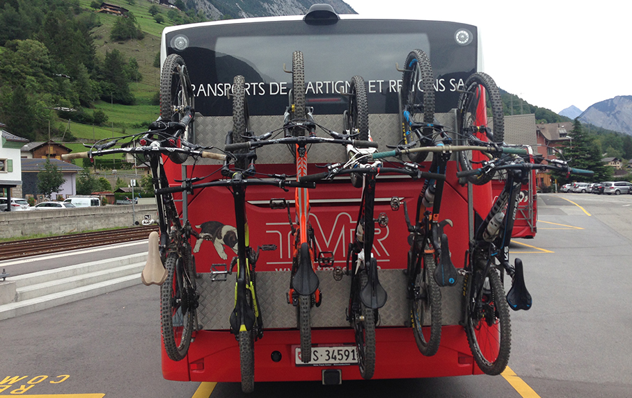 Postbus & mountain bike in Valais